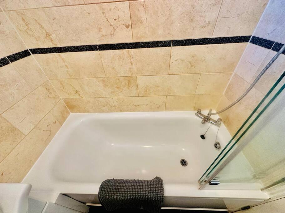 3 Bed Sky Apartment Se15 Peckham 런던 외부 사진