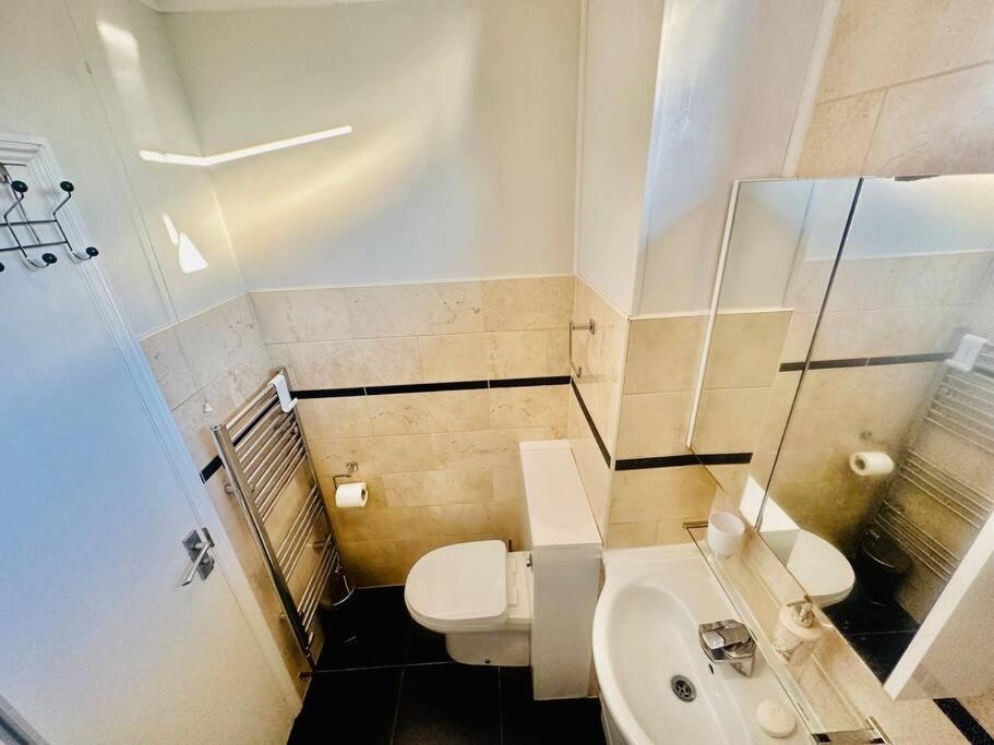 3 Bed Sky Apartment Se15 Peckham 런던 외부 사진