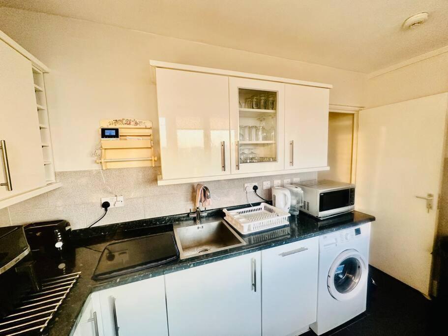 3 Bed Sky Apartment Se15 Peckham 런던 외부 사진